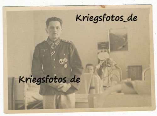 Ritterkreuzträger Orden Abzeichen im Lazarett Uniform Elite Ritterkreuz